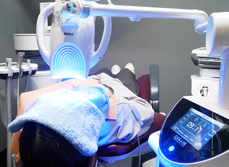 高出力のbeyond社製照射機を採用し、1本から柔軟に対応します